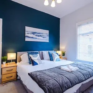  Holiday home Queens Avenue - - Sleeps 9 United Kingdom